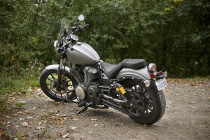2014 Yamaha Bolt R-Spec rear 1/4