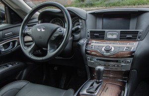 2015 Infiniti Q70L AWD