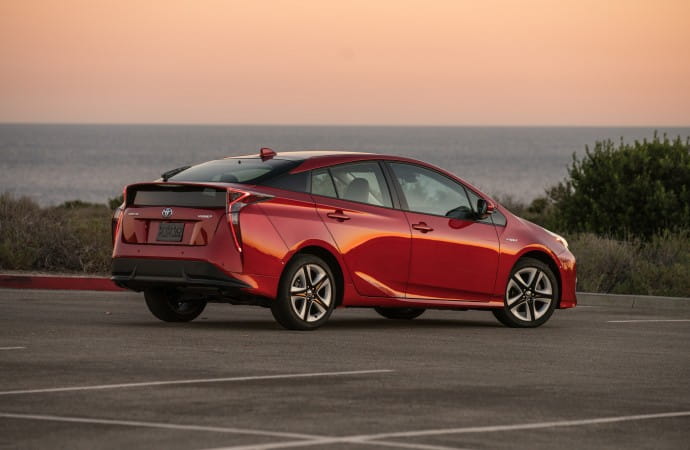 2016_Toyota_Prius_Four_Touring_04_332B31D01ECA4744258D3502A08D64EDB8BA6B29