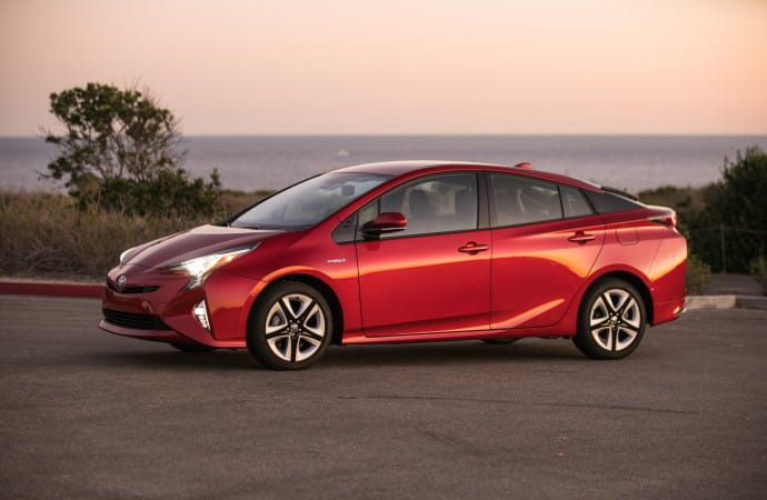 2016_Toyota_Prius_Four_Touring_05_4733C5E3FFA130BFE92EE340A7DFC6A0CA8BDA56