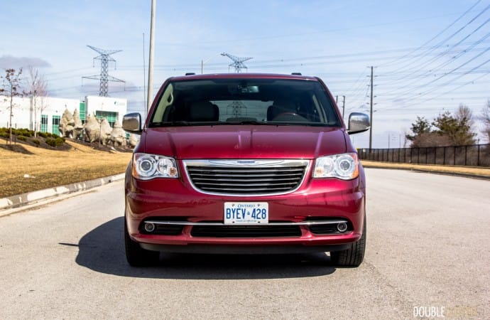 2016 Chrysler Town & Country Limited Car Review 