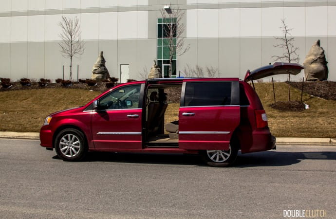 2016 Chrysler Town & Country Limited Car Review 
