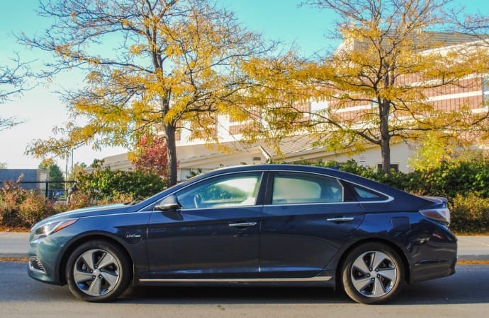 2017 Ford Fusion Energi vs 2017 Hyundai Sonata PHEV review