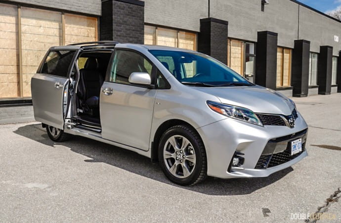 2019 Toyota Sienna SE AWD review