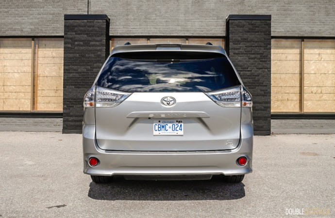 2019 Toyota Sienna SE AWD review