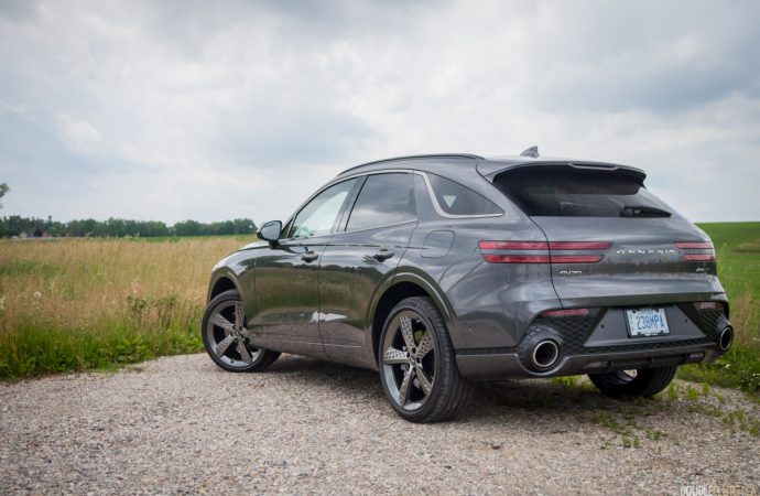 First Drive: 2022 Genesis GV70 - DoubleClutch.ca