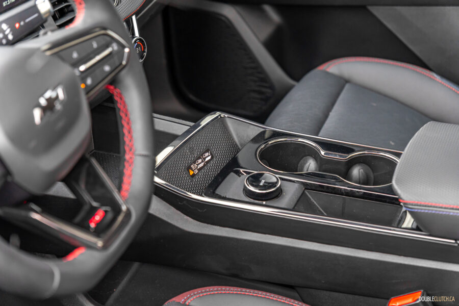 Interior view showing the redesigned centre console in a 2025 Chevrolet Equinox