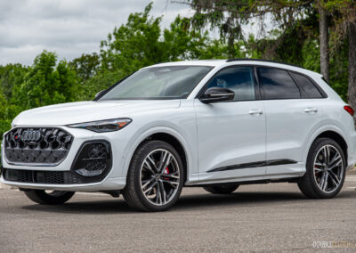 2025 Audi SQ5 front quarter view