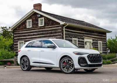 2025 Audi SQ5 front quarter view