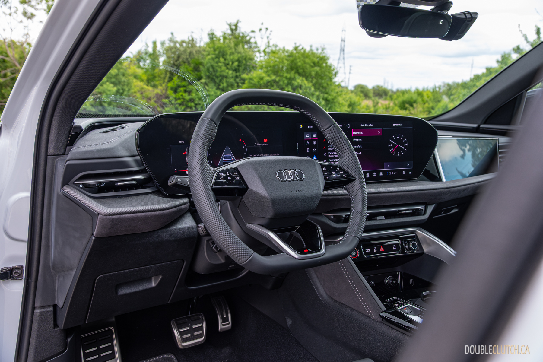2025 Audi SQ5 interior cockpit view