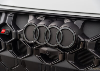 2025 Audi SQ5 front logo close-up