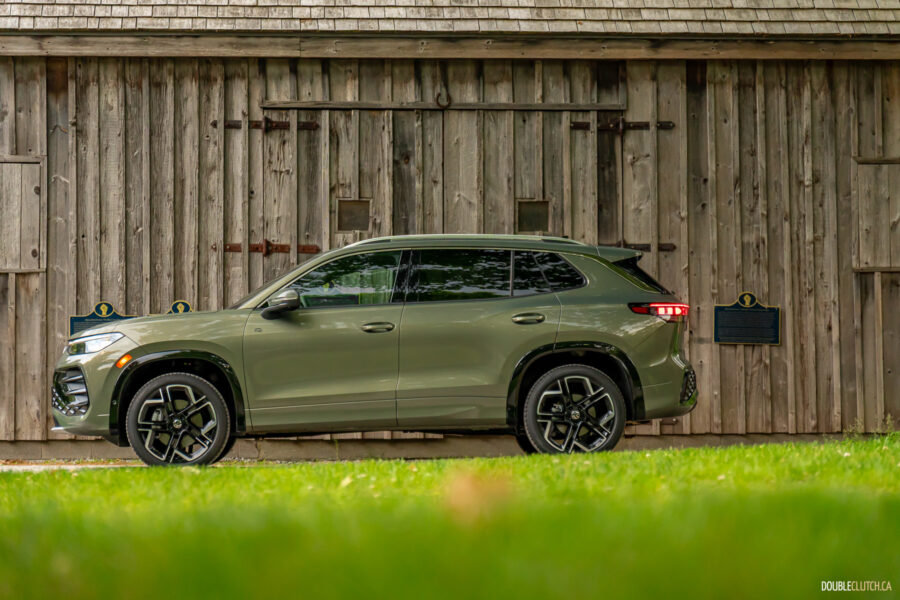 2025 Volkswagen Tiguan side profile view