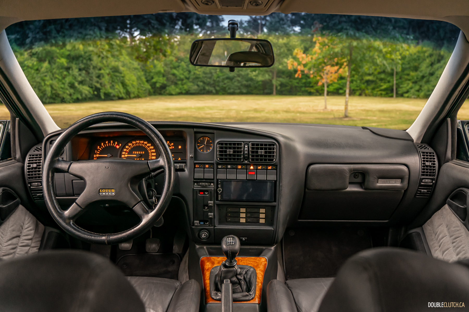 1990 Lotus Omega / Carlton