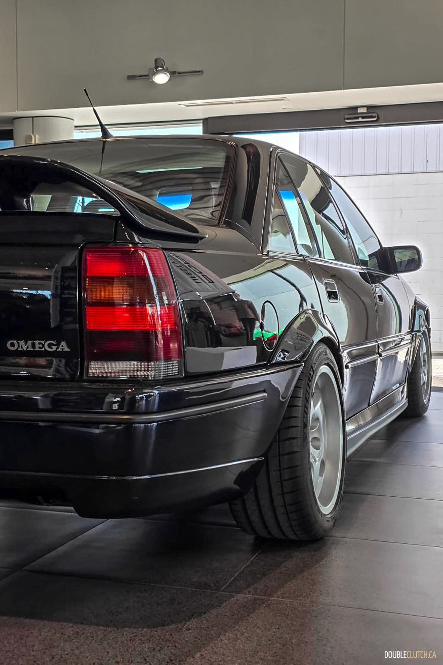 1990 Lotus Omega / Carlton
