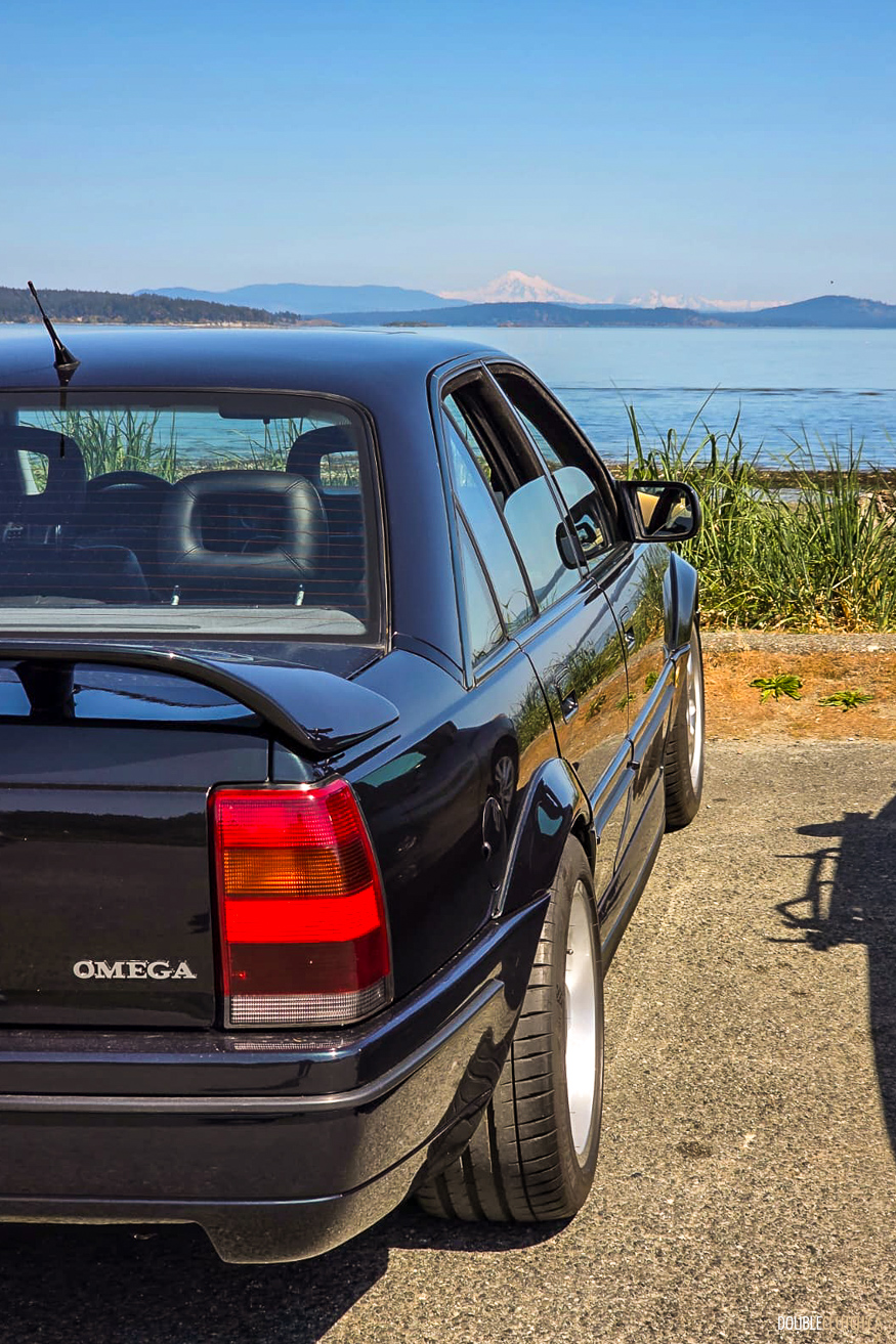 1990 Lotus Omega / 1990 Lotus Carlton