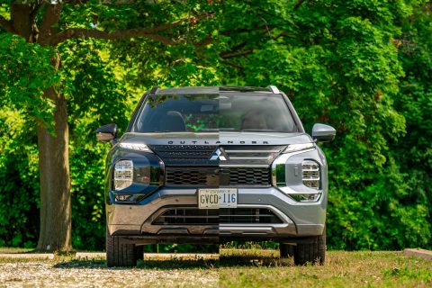 2025 Mitsubishi Outlander PHEV vs. Gas