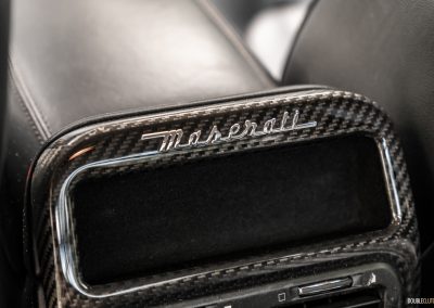 2008 Maserati Quattroporte black interior close up carbon trim
