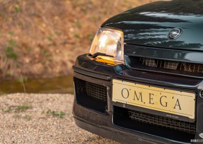 1990 Lotus Omega/Carlton