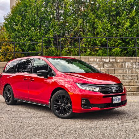 2025 Honda Odyssey Black Edition in Radiant Red Metallic