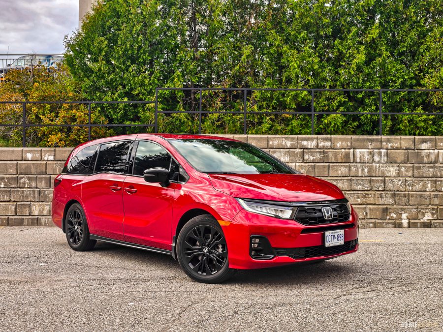 2025 Honda Odyssey Black Edition in Radiant Red Metallic