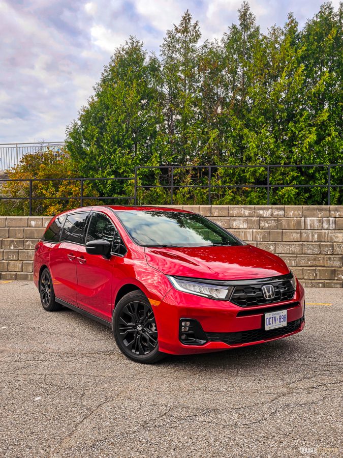 2025 Honda Odyssey Black Edition in Radiant Red Metallic