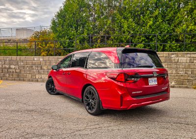 2025 Honda Odyssey Black Edition in Radiant Red Metallic