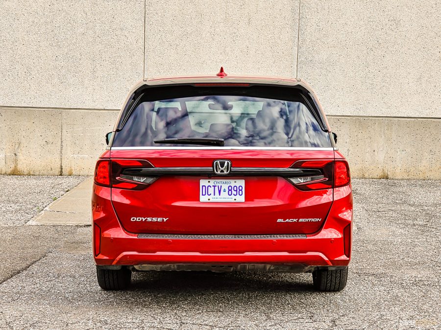 2025 Honda Odyssey Black Edition in Radiant Red Metallic