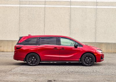 2025 Honda Odyssey Black Edition in Radiant Red Metallic