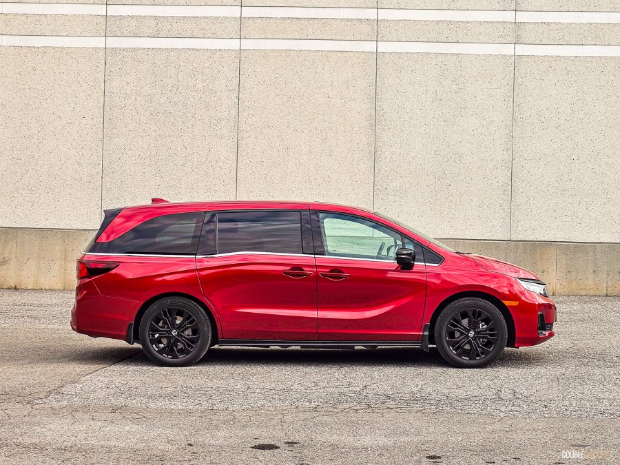 2025 Honda Odyssey Black Edition in Radiant Red Metallic