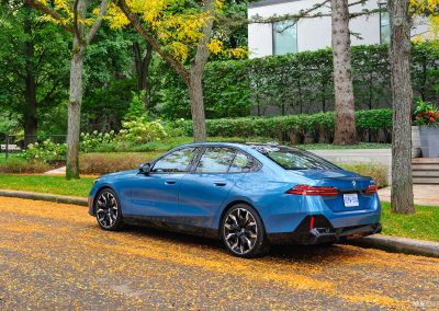 2025 BMW 540i Legacy Edition in Maldives Blue