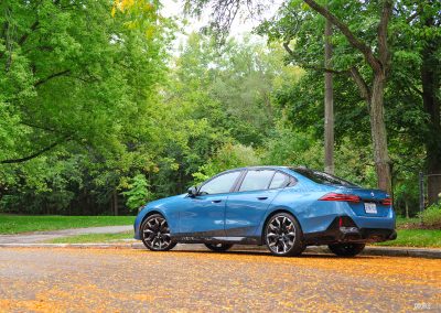 2025 BMW 540i Legacy Edition in Maldives Blue