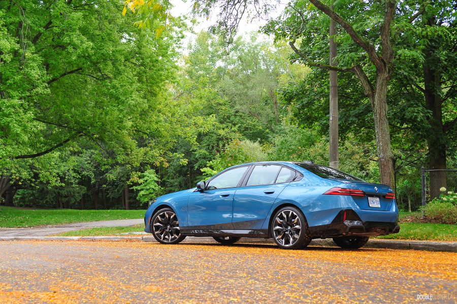2025 BMW 540i Legacy Edition in Maldives Blue
