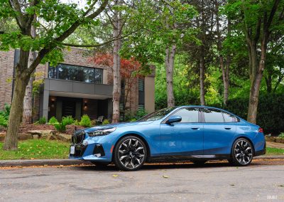 2025 BMW 540i Legacy Edition in Maldives Blue