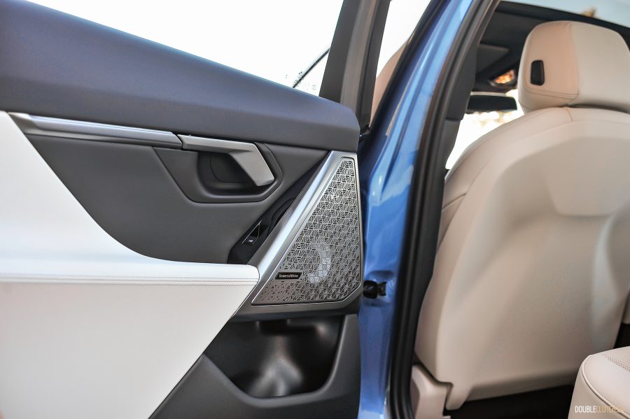 2025 BMW 540i Legacy Edition interior