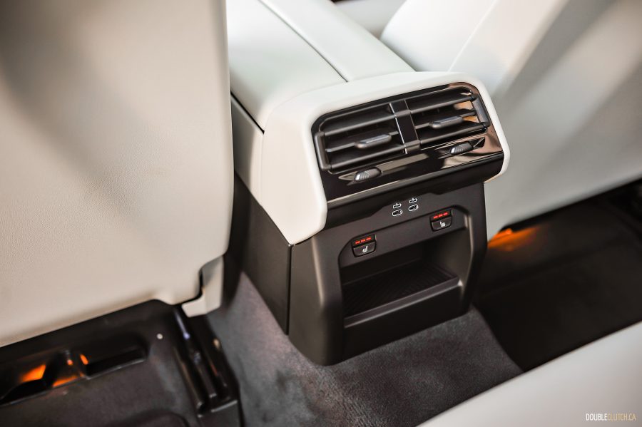 2025 BMW 540i Legacy Edition interior