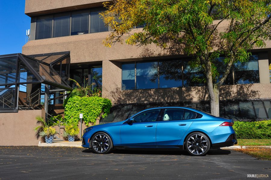 2025 BMW 540i Legacy Edition in Maldives Blue