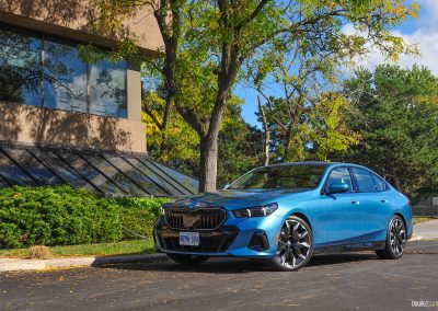 2025 BMW 540i Legacy Edition in Maldives Blue