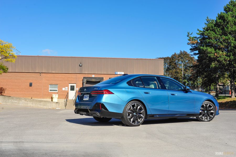 2025 BMW 540i Legacy Edition in Maldives Blue