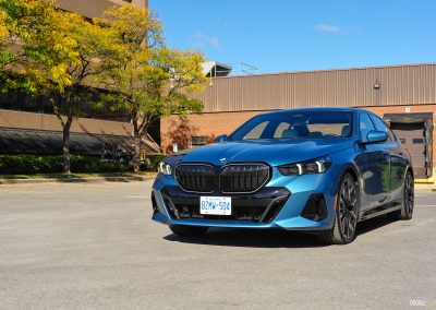 2025 BMW 540i Legacy Edition in Maldives Blue