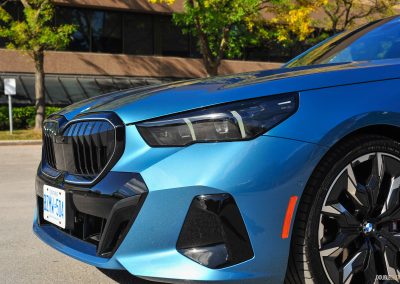 2025 BMW 540i Legacy Edition in Maldives Blue