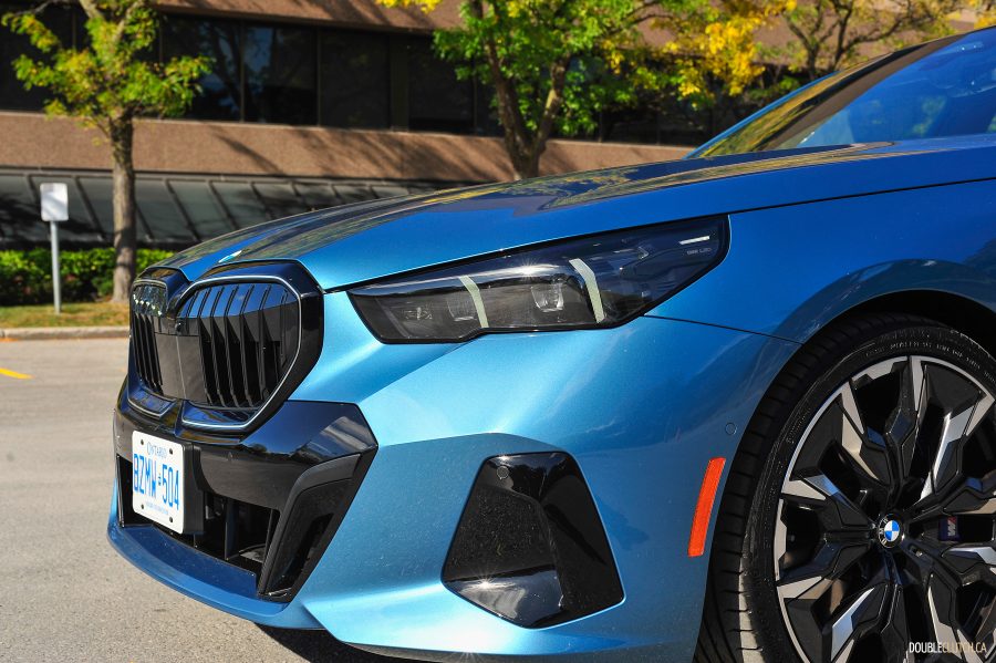 2025 BMW 540i Legacy Edition in Maldives Blue