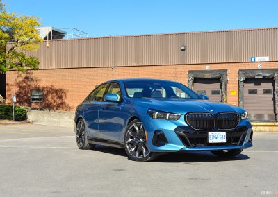 2025 BMW 540i Legacy Edition in Maldives Blue