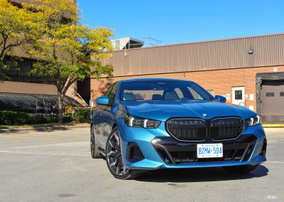 2025 BMW 540i Legacy Edition in Maldives Blue