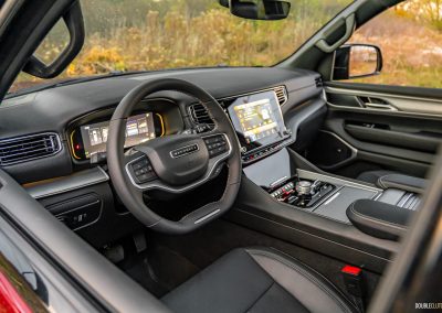2025 Jeep Wagoneer Overland Edition interior