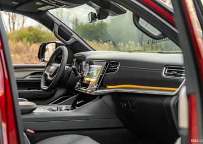 2025 Jeep Wagoneer Overland Edition interior