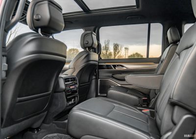 2025 Jeep Wagoneer Overland Edition interior