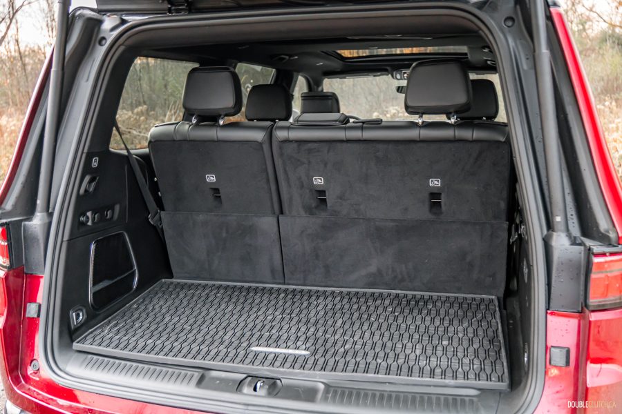 2025 Jeep Wagoneer Overland Edition interior