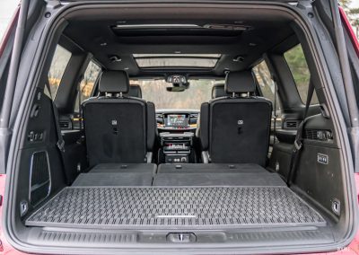 2025 Jeep Wagoneer Overland Edition interior