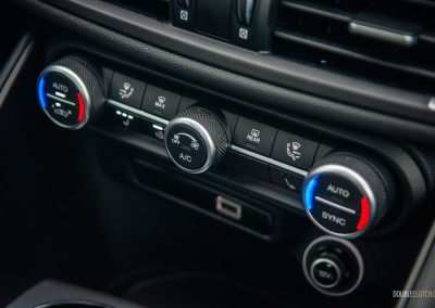 2025 Alfa Romeo Giulia Intensa interior