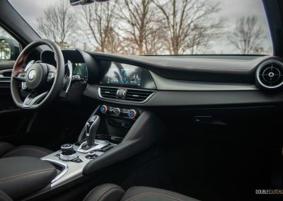 2025 Alfa Romeo Giulia Intensa interior